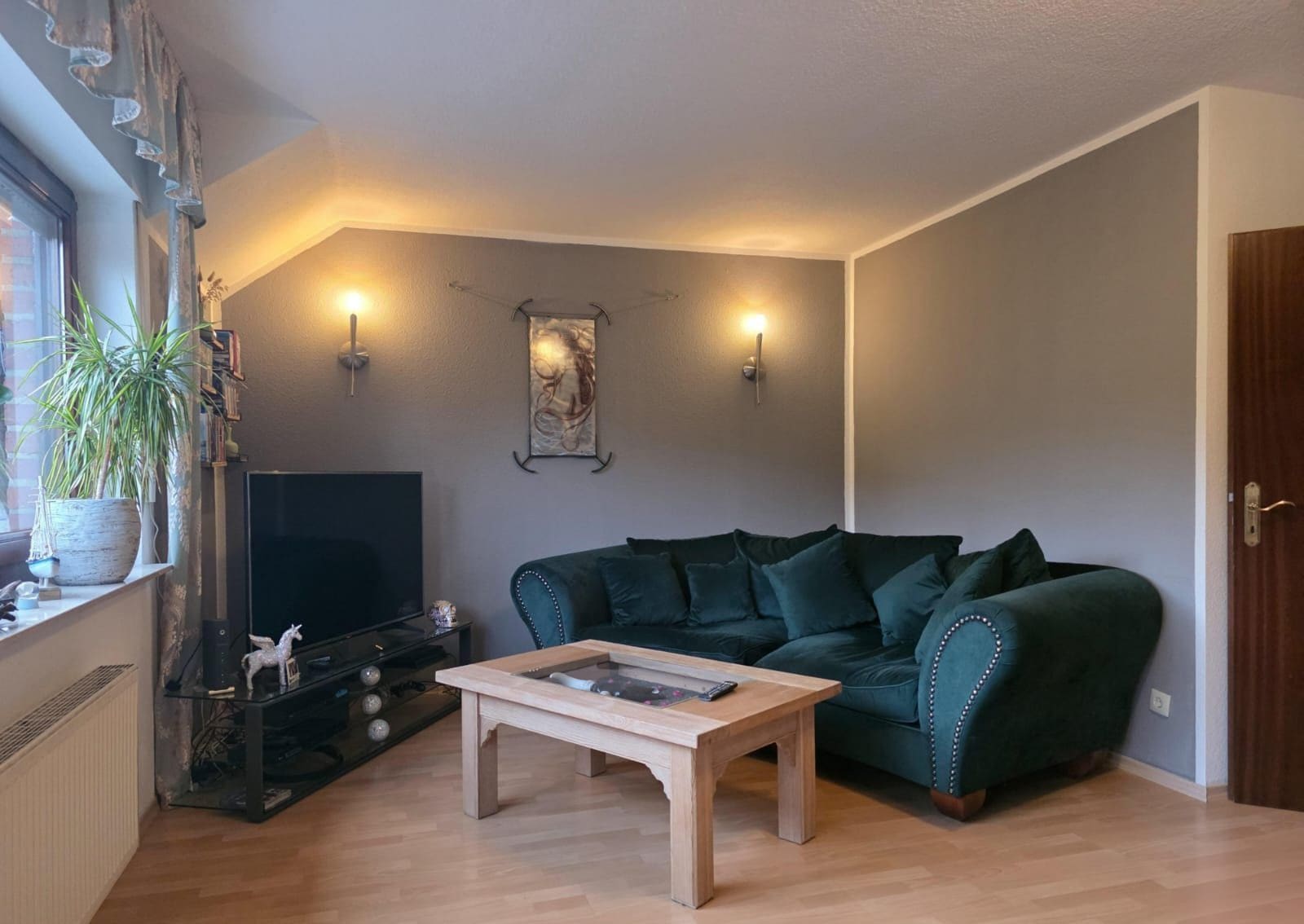 Wohnen mit Weitblick – 2-Zimmer-Dachgeschosswohnung — Bild 3 von 16